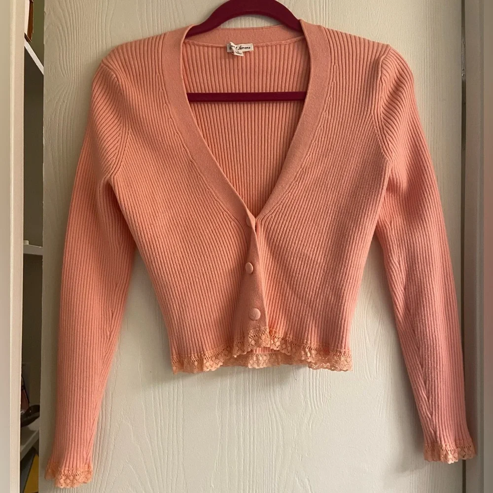 SOLD 🍑 - Picture 3 of 5